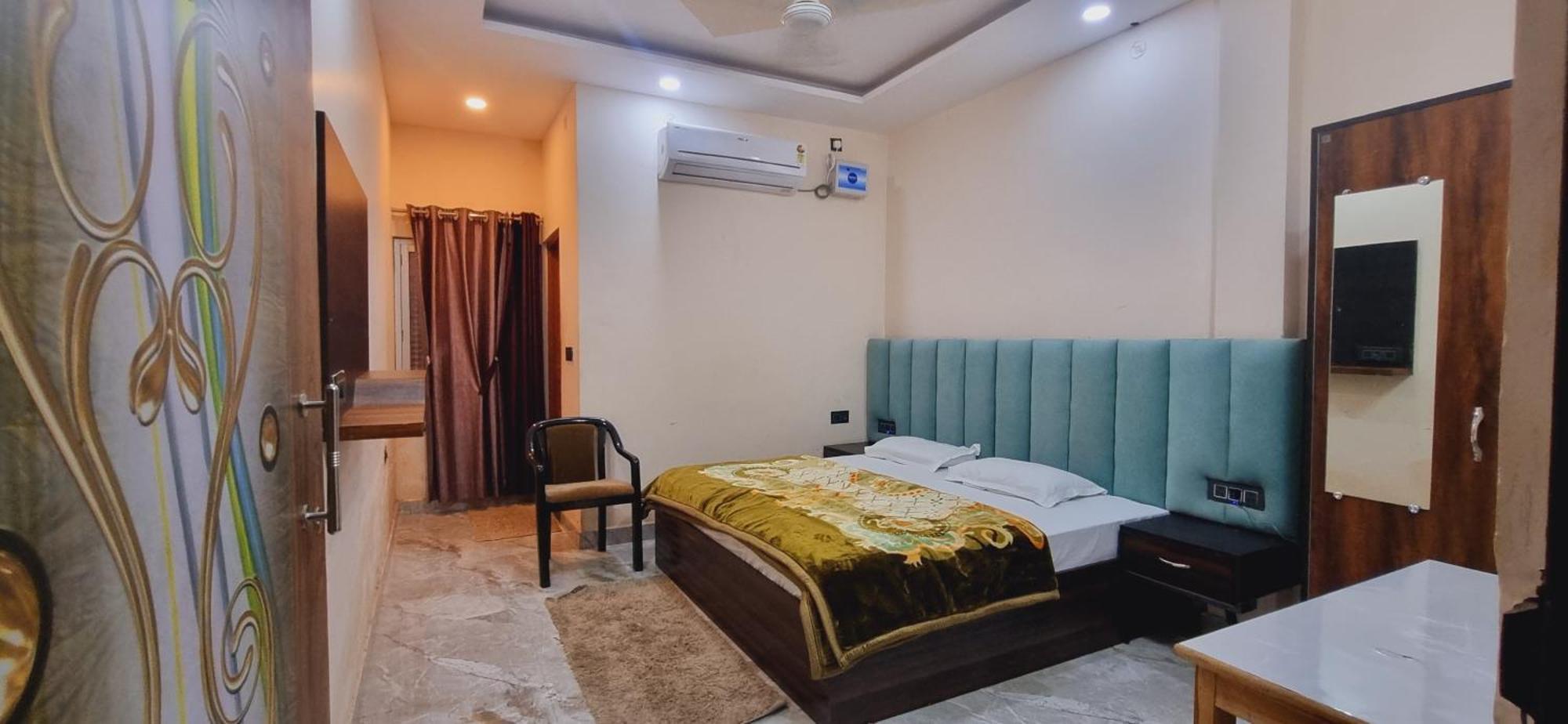 Surya Palace Ayodhya Bagian luar foto